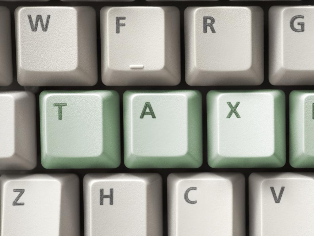 Five-minute tax returns spark surge in DIY lodgement at ATO